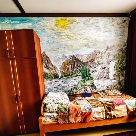 Laila Guest House Mestia Zewnętrze zdjęcie
